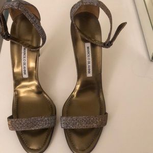 *Never worn* Metallic Manolo Blahnik Heels